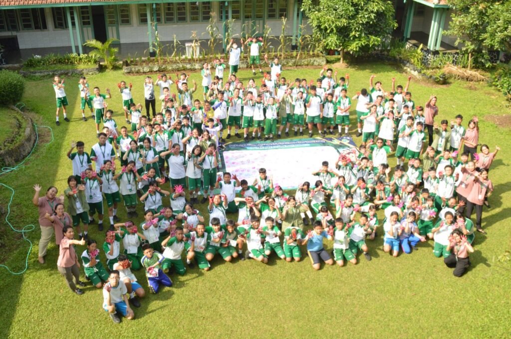 Keseruan Kegiatan MPLS SMP Yuwati Bhakti